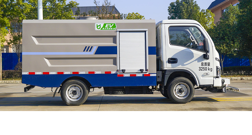 上汽跃进纯电路面清洗车